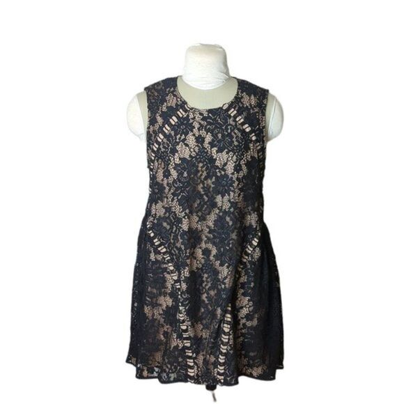 The Jetset Diaries Dresses & Skirts - The Jetset Diaries Sleeveless Lace Dress